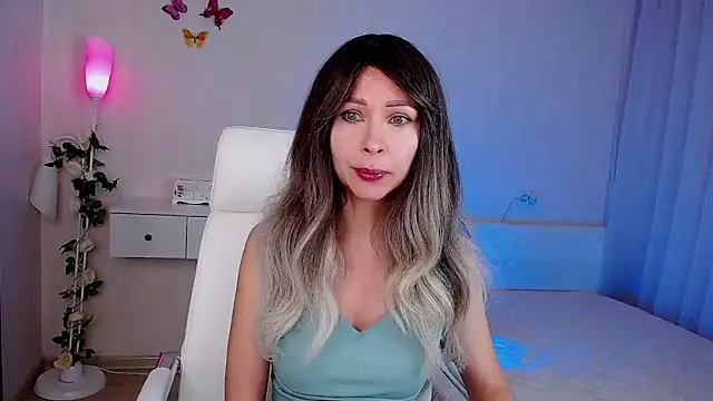 wendifoste online show from November 2025 06:39:01 PM