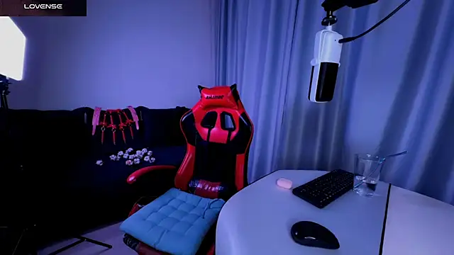 DivineBite online show from March 2025 07:21:02 PM