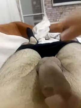 Snapshot of IZDIRAPVEREN chatting on December 2024 04:58:01 PM IZDIRAPVEREN online show from December 2024 04:58:01 PM