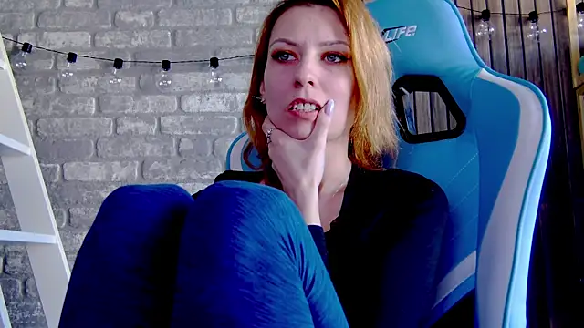karo123421 online show from February 2025 08:27:02 AM
