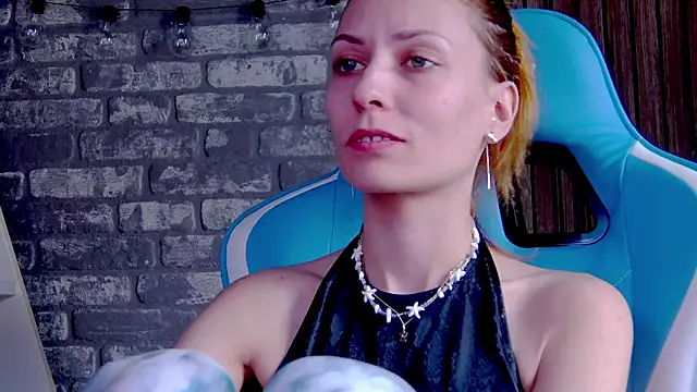 karo123421 online show from February 2025 02:25:02 PM