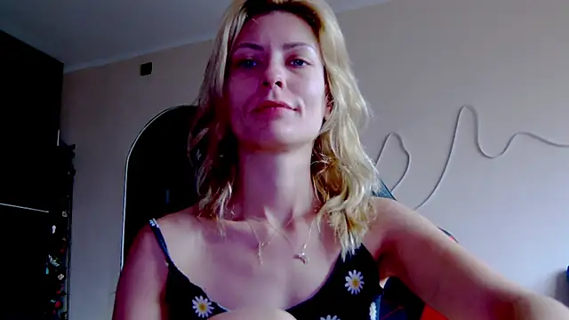 karo123421 online show from October 2025 08:35:01 AM