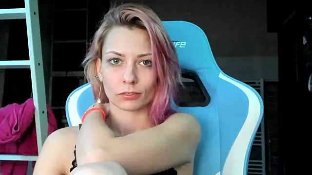 karo123421 online show from October 2025 07:46:02 PM