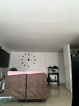 kendall 52 online show from October 2025 05:19:02 PM