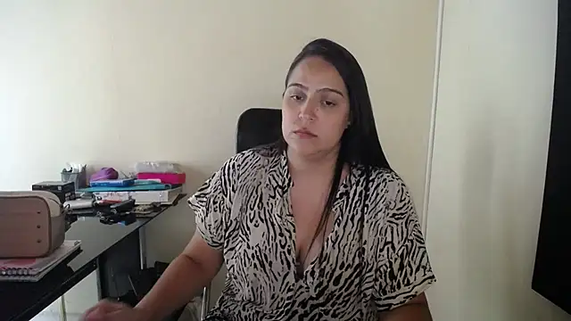 kendall 52 online show from October 2025 04:37:01 PM