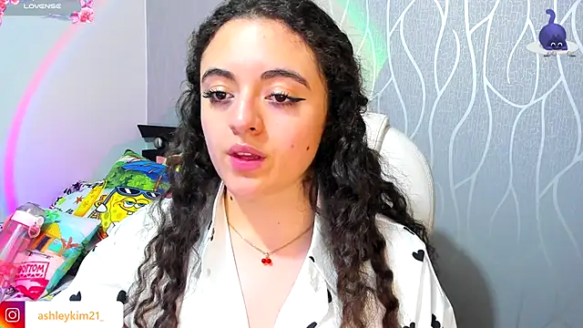 Snapshot of AshleyKim_ chatting on October 2025 12:27:01 AM AshleyKim online show from October 2025 12:27:01 AM