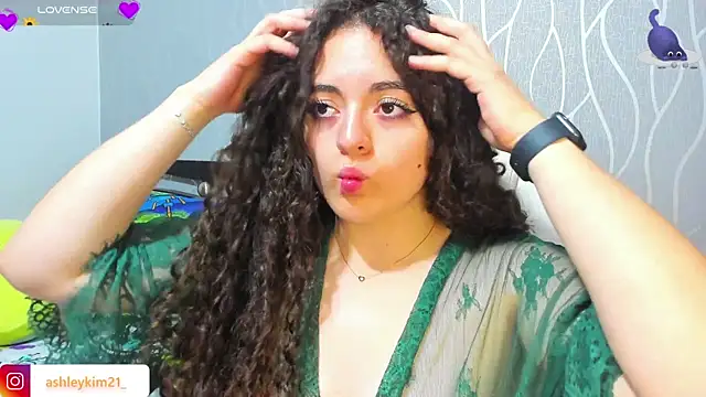 Snapshot of AshleyKim_ chatting on October 2025 12:19:01 AM AshleyKim online show from October 2025 12:19:01 AM