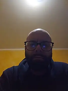 Snapshot of Dolceporco19 chatting on November 2025 10:28:02 AM Dolceporco19 online show from November 2025 10:28:02 AM