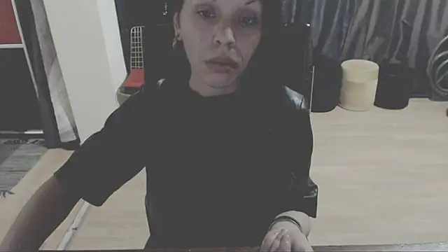 Snapshot of GoldenSasha chatting on October 2025 06:38:02 PM GoldenSasha online show from October 2025 06:38:02 PM