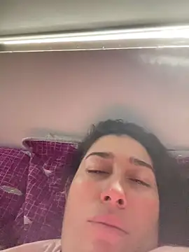 Snapshot of andreaisis2 chatting on February 2025 09:15:02 PM andreaisis2 online show from February 2025 09:15:02 PM