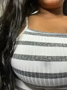 Snapshot of bea3liz chatting on January 2025 03:07:01 AM bea3liz online show from January 2025 03:07:01 AM