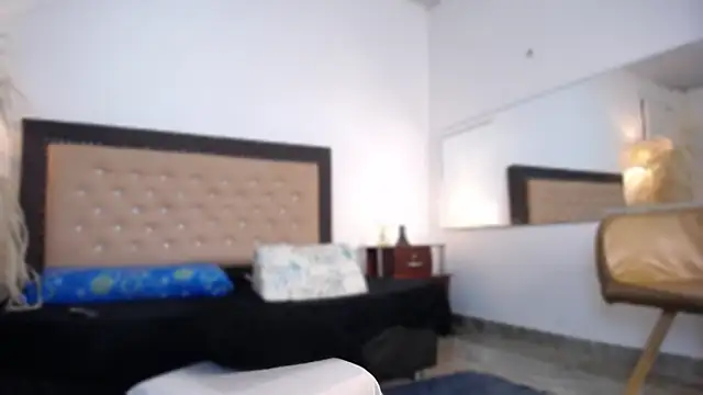 Lia sarahi online show from January 2025 06:38:01 PM