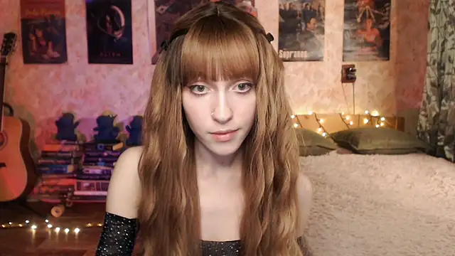 Snapshot of Friendly_Ellie chatting on December 2024 12:18:02 PM Friendly Ellie online show from December 2024 12:18:02 PM