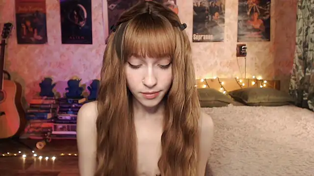 Snapshot of Friendly_Ellie chatting on December 2024 01:10:01 PM Friendly Ellie online show from December 2024 01:10:01 PM