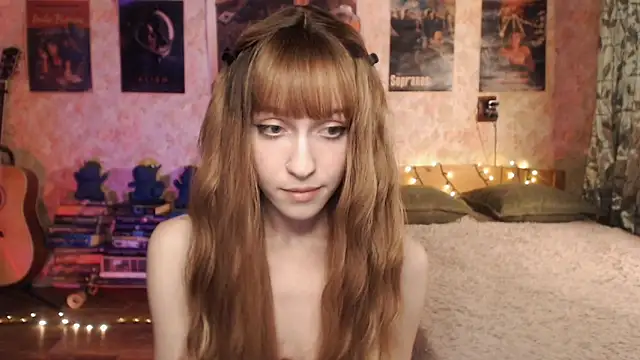 Snapshot of Friendly_Ellie chatting on December 2024 01:20:02 PM Friendly Ellie online show from December 2024 01:20:02 PM