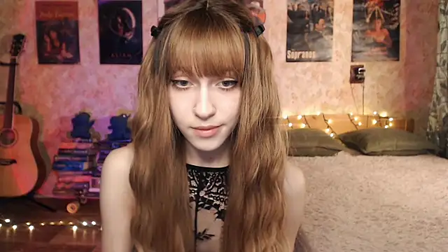 Snapshot of Friendly_Ellie chatting on December 2024 11:51:01 PM Friendly Ellie online show from December 2024 11:51:01 PM
