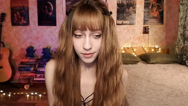 Snapshot of Friendly_Ellie chatting on December 2024 11:51:01 PM Friendly Ellie online show from December 2024 11:51:01 PM