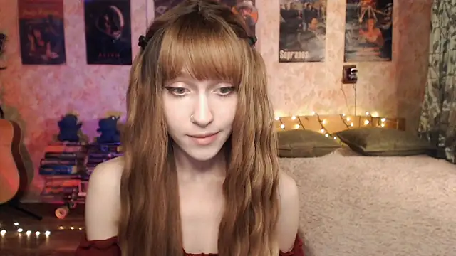 Snapshot of Friendly_Ellie chatting on December 2024 03:17:02 AM Friendly Ellie online show from December 2024 03:17:02 AM