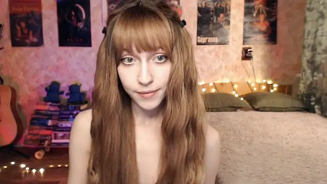 Snapshot of Friendly_Ellie chatting on December 2024 03:26:02 AM Friendly Ellie online show from December 2024 03:26:02 AM
