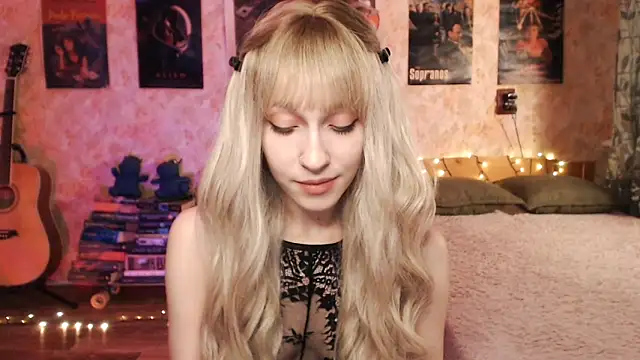 Snapshot of Friendly_Ellie chatting on January 2025 03:15:01 AM Friendly Ellie online show from January 2025 03:15:01 AM