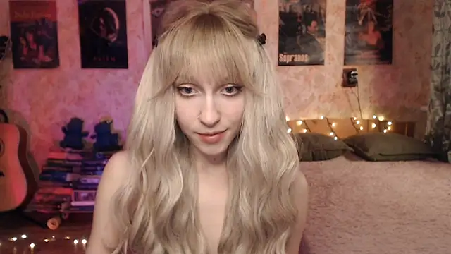 Snapshot of Friendly_Ellie chatting on January 2025 12:06:02 PM Friendly Ellie online show from January 2025 12:06:02 PM