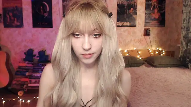 Snapshot of Friendly_Ellie chatting on January 2025 12:12:01 AM Friendly Ellie online show from January 2025 12:12:01 AM