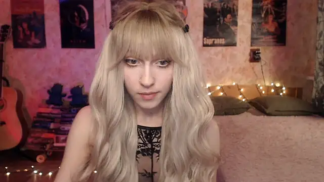 Snapshot of Friendly_Ellie chatting on January 2025 12:06:01 PM Friendly Ellie online show from January 2025 12:06:01 PM