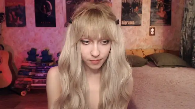 Snapshot of Friendly_Ellie chatting on January 2025 12:18:01 PM Friendly Ellie online show from January 2025 12:18:01 PM