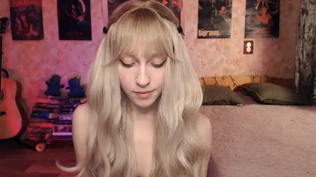Snapshot of Friendly_Ellie chatting on February 2025 12:17:01 PM Friendly Ellie online show from February 2025 12:17:01 PM