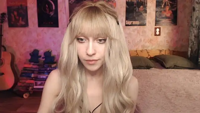 Snapshot of Friendly_Ellie chatting on February 2025 12:16:02 PM Friendly Ellie online show from February 2025 12:16:02 PM