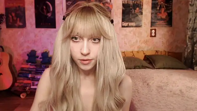 Snapshot of Friendly_Ellie chatting on March 2025 11:16:02 PM Friendly Ellie online show from March 2025 11:16:02 PM