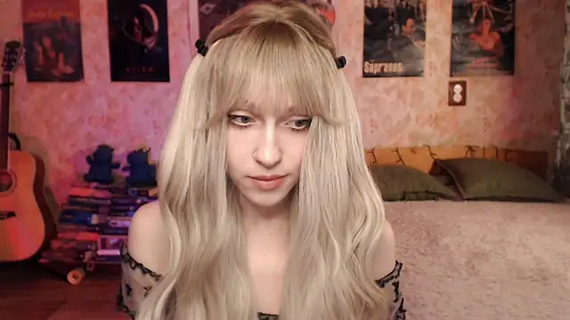 Snapshot of Friendly_Ellie chatting on March 2025 11:11:01 PM Friendly Ellie online show from March 2025 11:11:01 PM