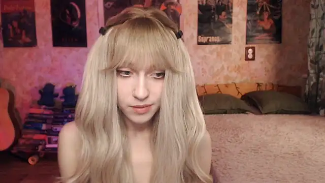 Snapshot of Friendly_Ellie chatting on March 2025 12:18:02 AM Friendly Ellie online show from March 2025 12:18:02 AM