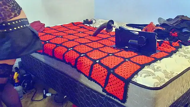 DoMeDoggyDiana online show from October 2025 12:56:01 PM