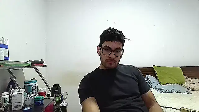 Snapshot of x-sebastian chatting on December 2024 11:47:01 PM x-sebastian online show from December 2024 11:47:01 PM