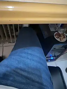 Snapshot of MAHKE12 chatting on September 2025 11:24:02 AM MAHKE12 online show from September 2025 11:24:02 AM