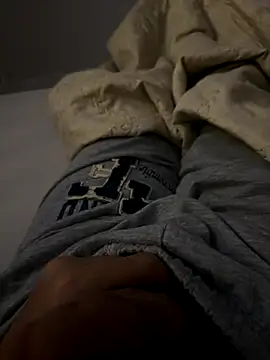 Snapshot of MAHKE12 chatting on October 2025 10:42:01 PM MAHKE12 online show from October 2025 10:42:01 PM