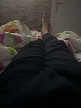 Snapshot of MAHKE12 chatting on October 2025 10:17:02 PM MAHKE12 online show from October 2025 10:17:02 PM