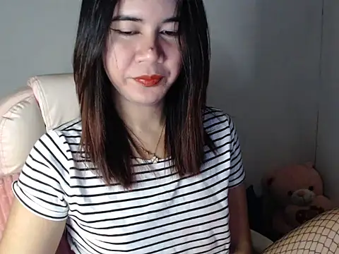 Snapshot of TransPetite1 chatting on September 2025 03:17:01 AM TransPetite1 online show from September 2025 03:17:01 AM