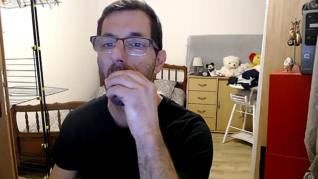 Snapshot of steph19x5 chatting on December 2024 05:22:02 PM steph19x5 online show from December 2024 05:22:02 PM