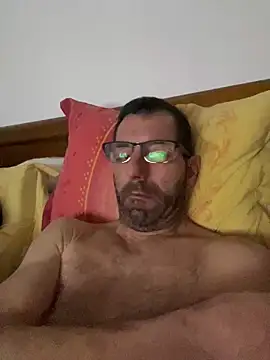 Snapshot of steph19x5 chatting on January 2025 10:37:01 PM steph19x5 online show from January 2025 10:37:01 PM