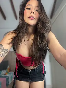 Snapshot of Little_Amber6 chatting on October 2025 01:08:02 AM Little Amber6 online show from October 2025 01:08:02 AM