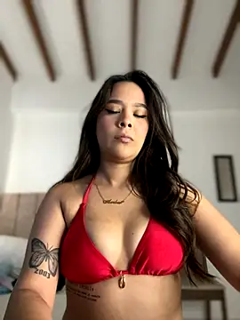 Snapshot of Little_Amber6 chatting on November 2025 10:08:02 PM Little Amber6 online show from November 2025 10:08:02 PM