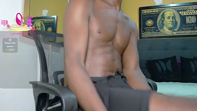 Snapshot of bigdanny_5 chatting on October 2025 12:02:02 PM bigdanny 5 online show from October 2025 12:02:02 PM