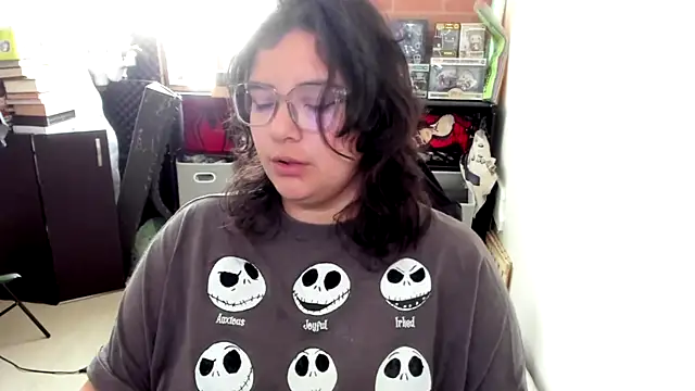 aika-dreams online show from October 2025 04:06:02 PM