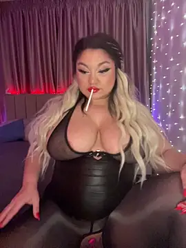 Snapshot of Larissa_K chatting on November 2025 02:49:02 PM Larissa K online show from November 2025 02:49:02 PM