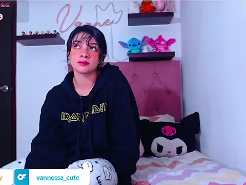 Snapshot of Vannessa__Shy chatting on October 2025 11:05:02 PM Vannessa Shy online show from October 2025 11:05:02 PM