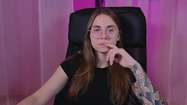  AnnaStark  online show from February 2025 08:27:02 PM