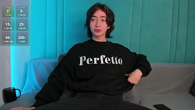 NickieRainer online show from September 2025 04:38:02 AM