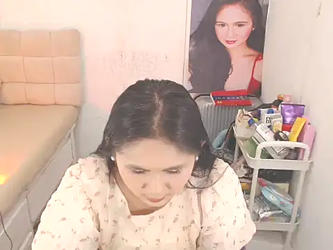 Lovely Emily69 online show from November 2025 11:32:02 AM